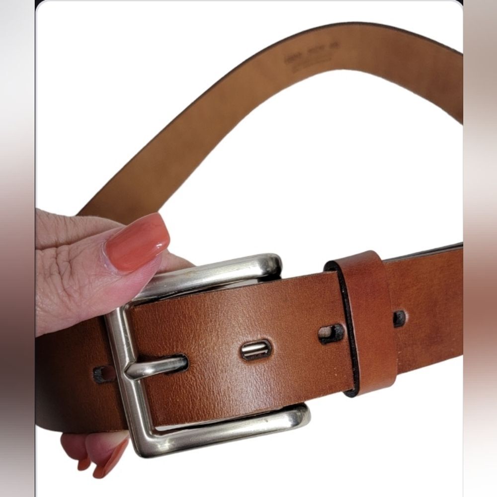 Men's leather  Brown belt size 40 1.5" Wide *